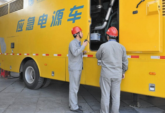 封开如何清理被灰尘覆盖的机油散热器？